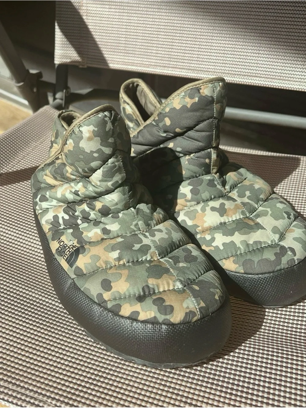 The North Face Men's Camouflage Quilted Slip-On Boots - Green Camo